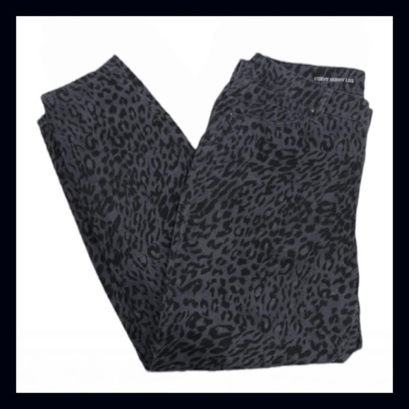 Style & Co Wild Puma Gray & Black Mid Rise Curvy Fit Skinny Leg Size 4 Jeans - Picture 6 of 7